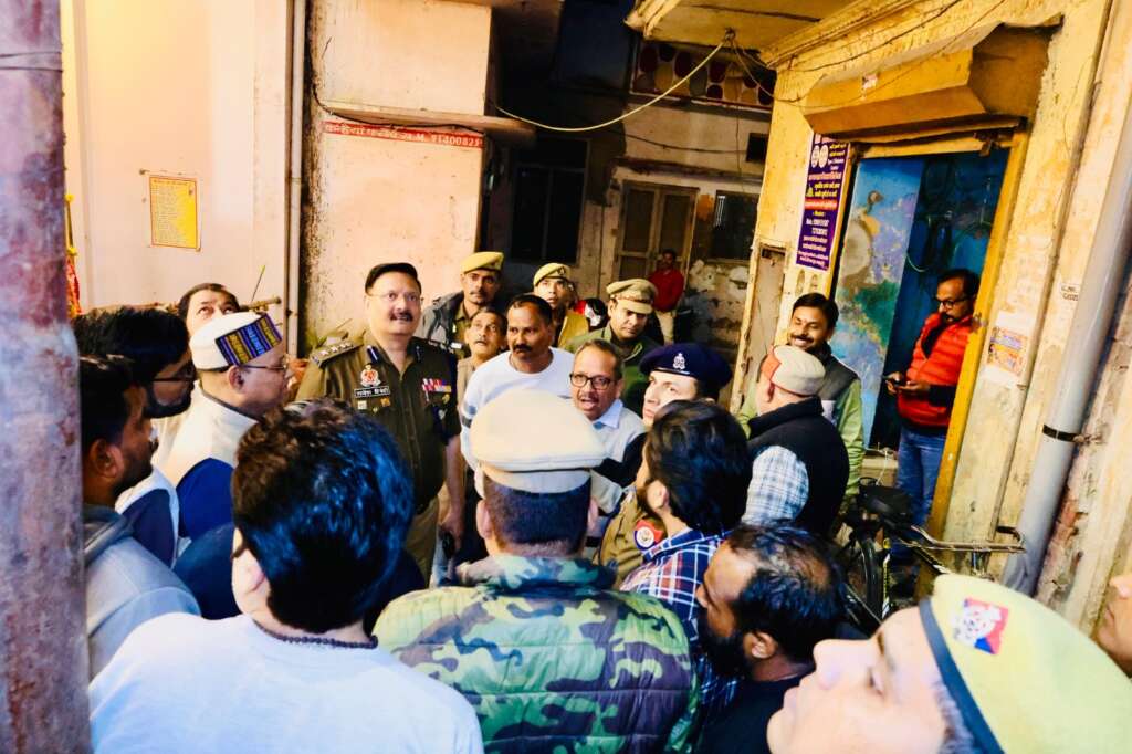 पुलिस अधीक्षक शाहजहाँपुर द्वारा क्षेत्राधिकारी नगर के साथ बड़े लाट साहब जुलूस मार्ग का निरीक्षण