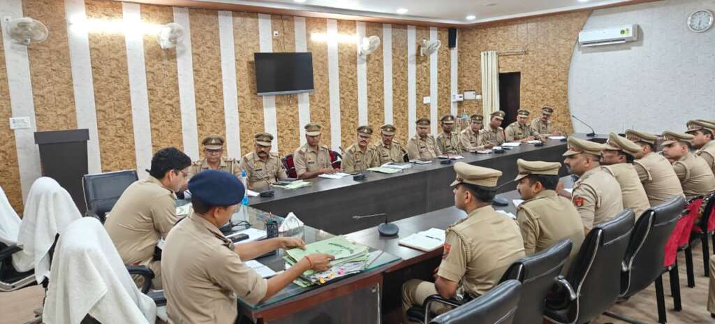 अपर पुलिस अधीक्षक नगर महोदय द्वारा बैठक आयोजित कर विवेचनाओं के निस्तारण एवं आईजीआरएस प्रकरणों की गहन समीक्षा की गयी