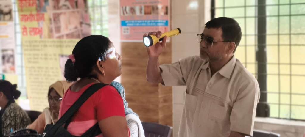 समुदायिक स्वास्थ केन्द्र मलिहाबाद में विश्व दृष्टि दिवस पर नेत्र जागरूकता कार्यक्रम